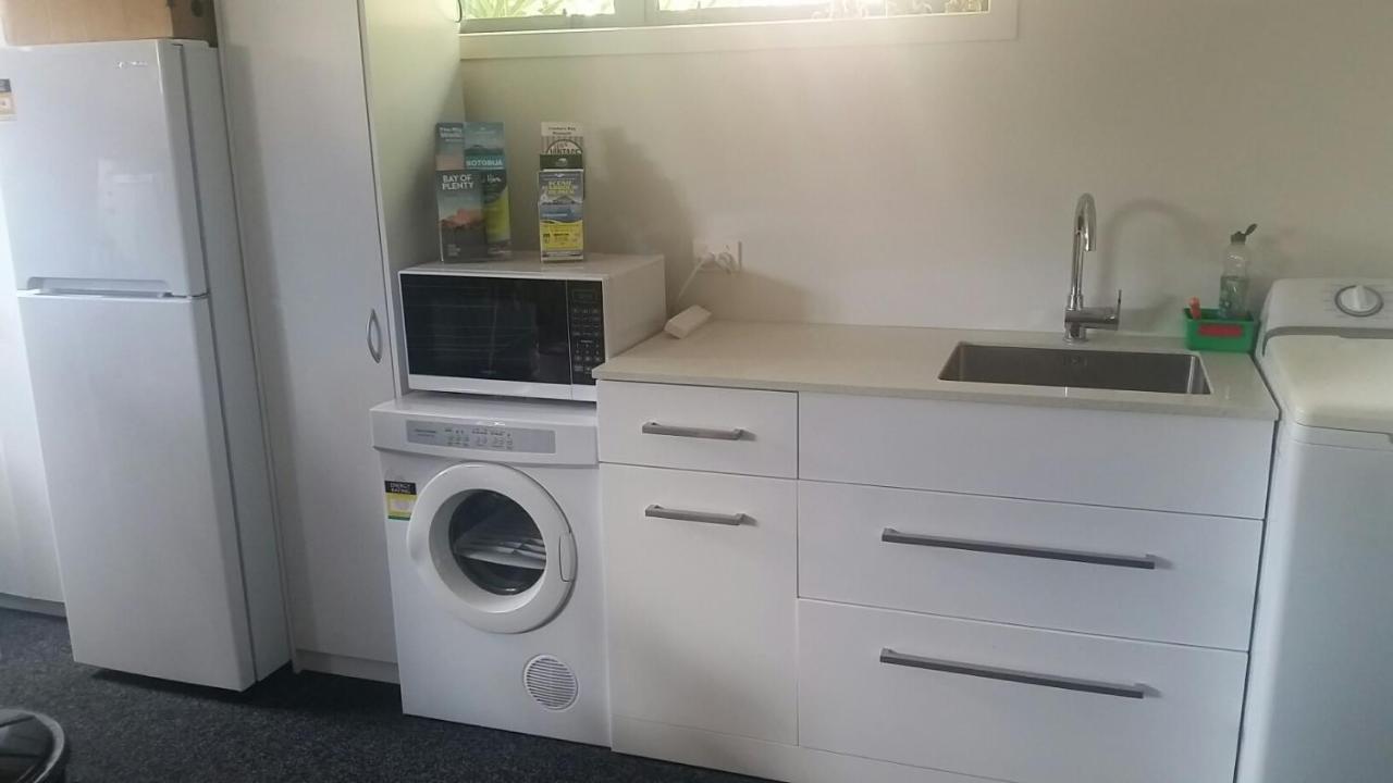 Edgehill - Semi Self-Contained Eco Friendly Home Tauranga Eksteriør billede